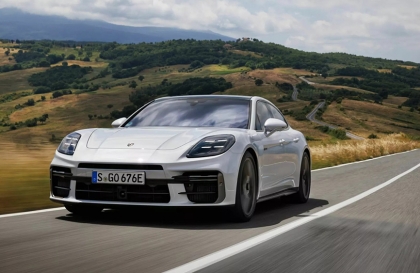 Clip Porsche giới thiệu Panamera E-hybrid 2024